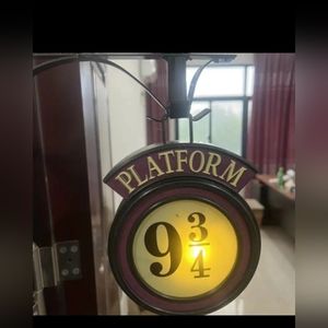 New Harry Potter 9 3/4 Night Light Bracket Sign Wall Lamp. Battery Operated.